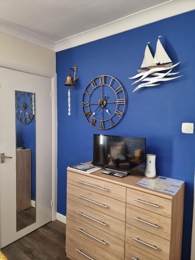 The Hut Wales - A Sea Front Inn Bed & Breakfast